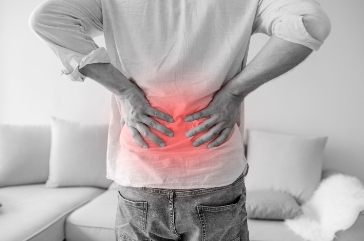 homme-mal-de-dos Avant et après la pose des implants uriloft